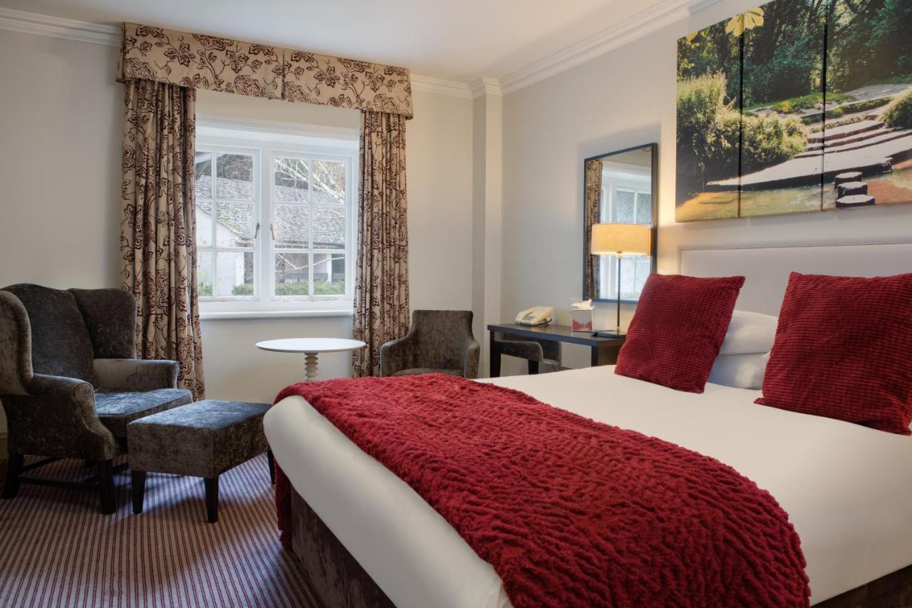 Sunday Box Hill Burford Bridge Hotel Dorking Exterior foto