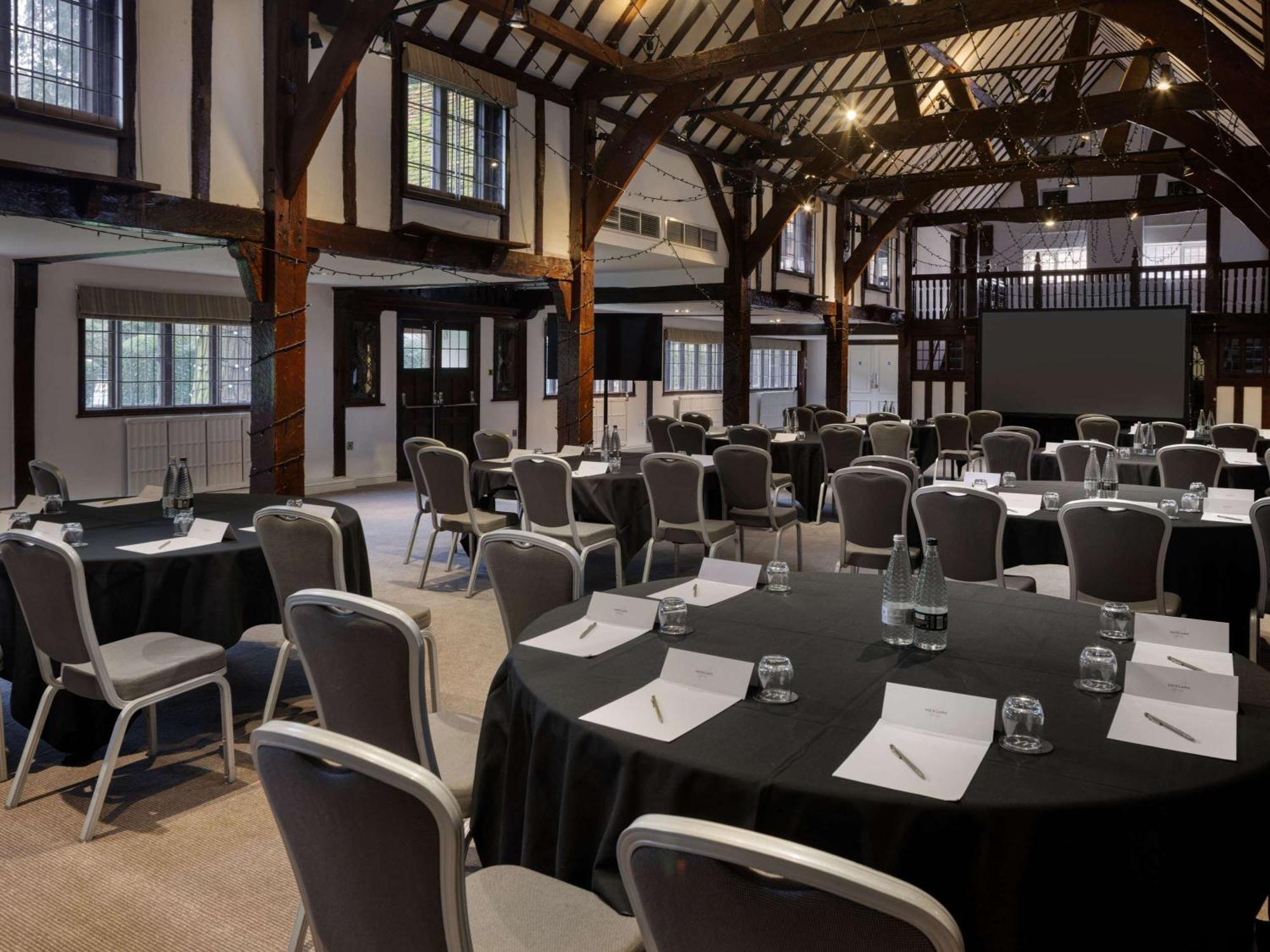Sunday Box Hill Burford Bridge Hotel Dorking Exterior foto