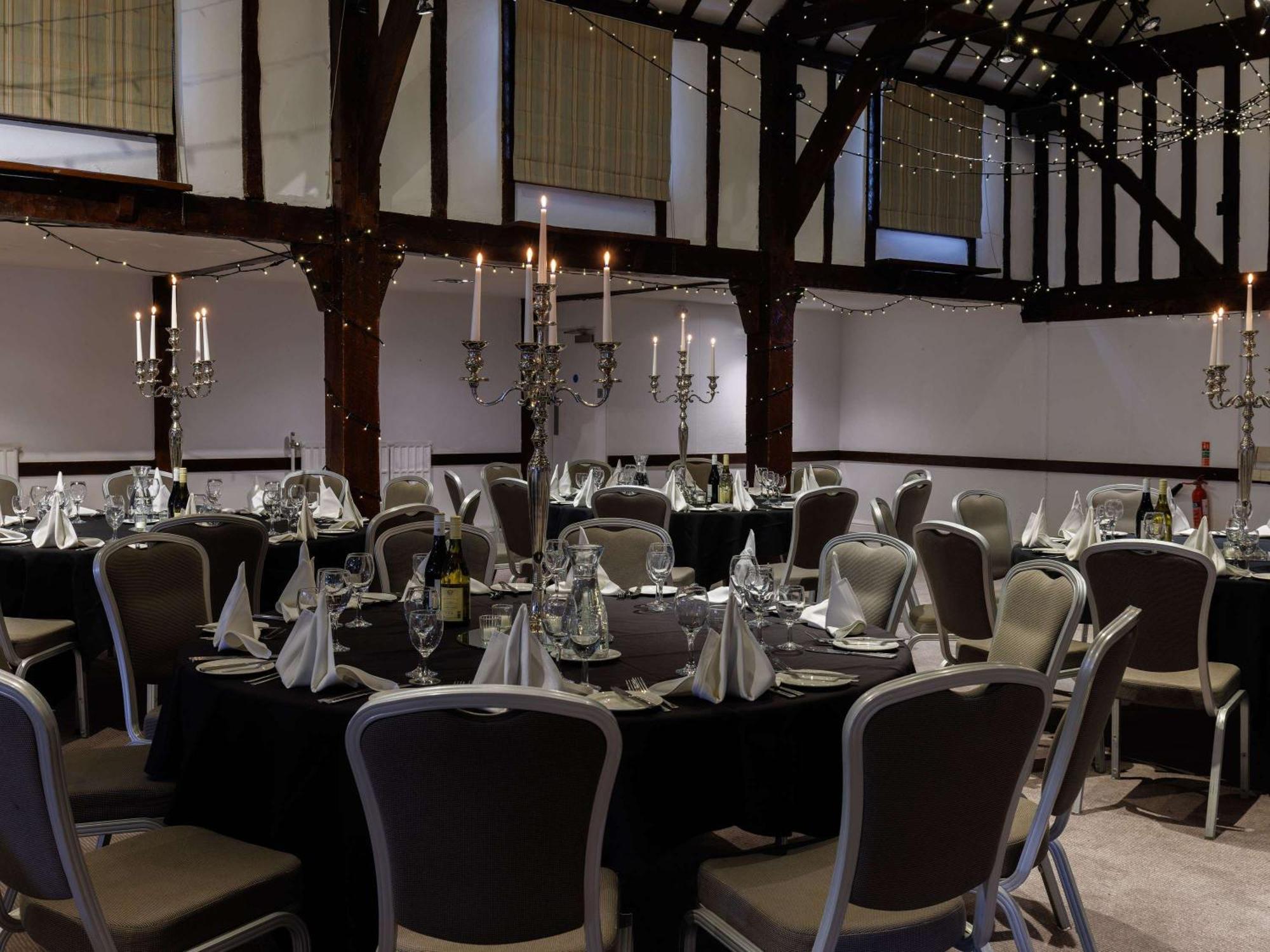 Sunday Box Hill Burford Bridge Hotel Dorking Exterior foto