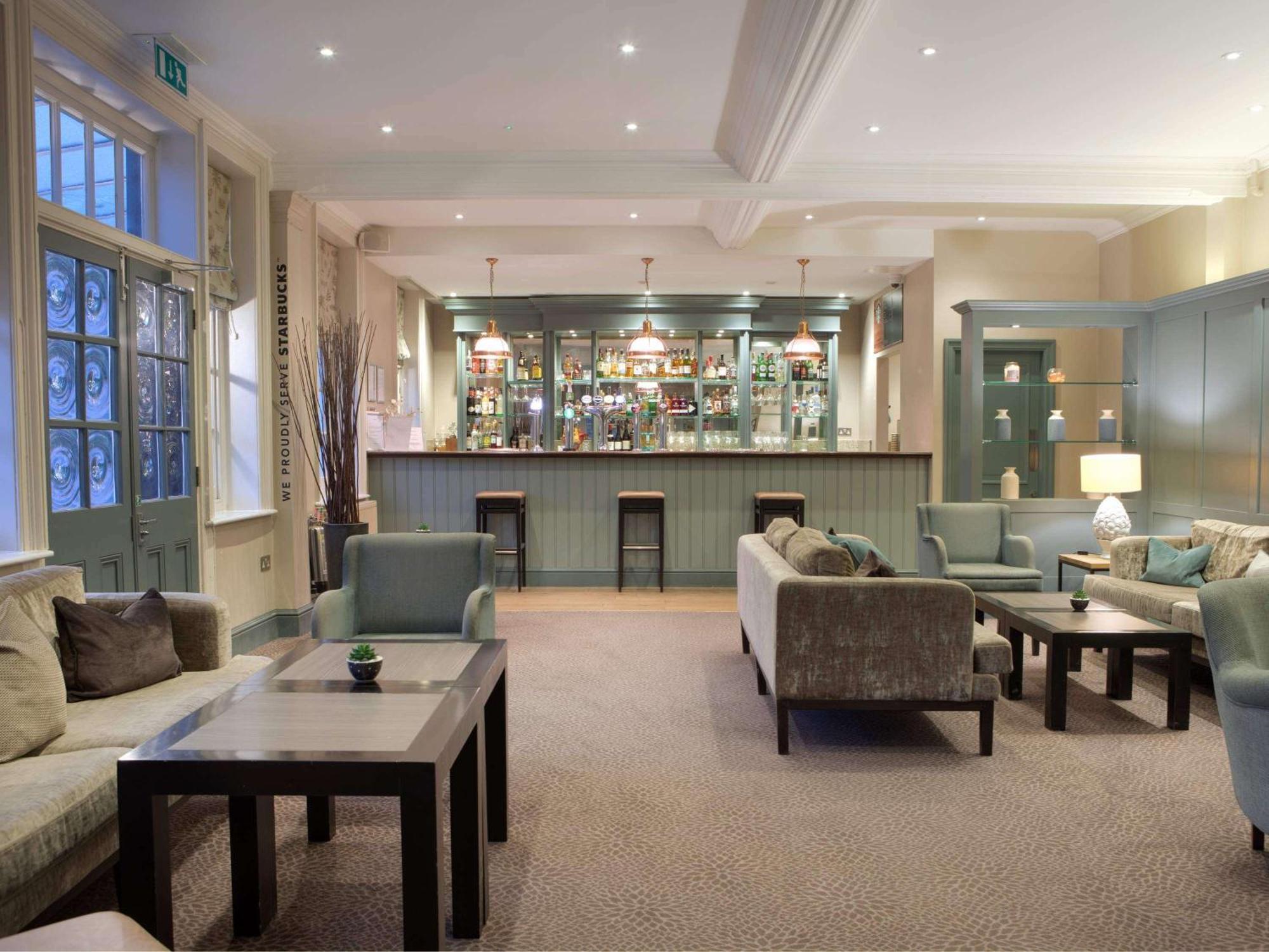 Sunday Box Hill Burford Bridge Hotel Dorking Exterior foto