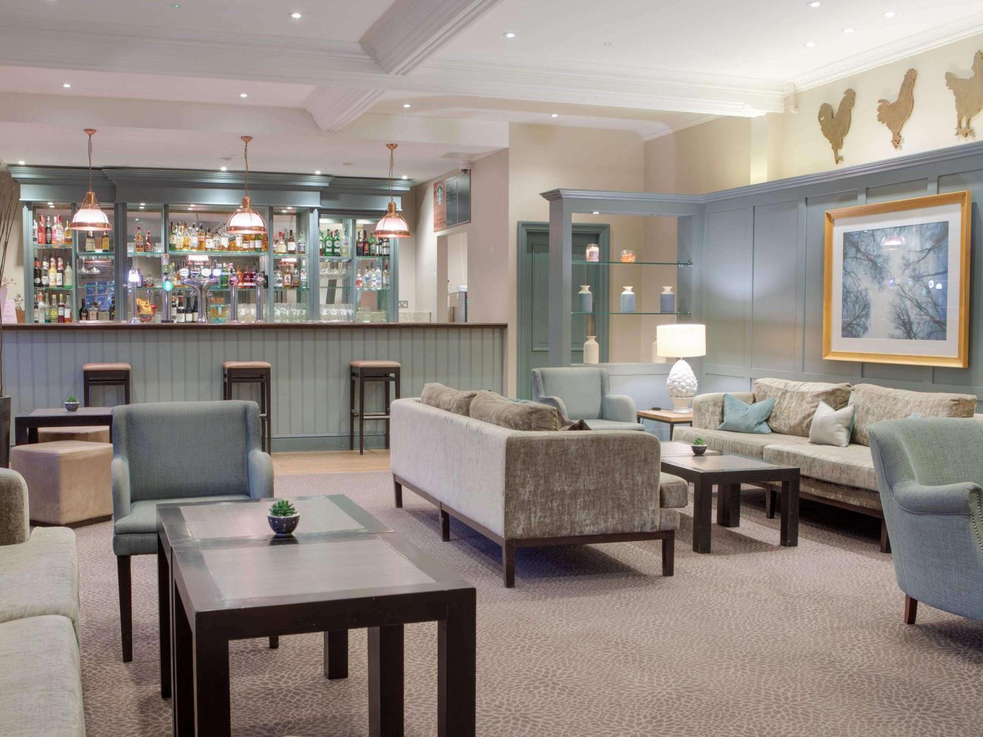 Sunday Box Hill Burford Bridge Hotel Dorking Exterior foto