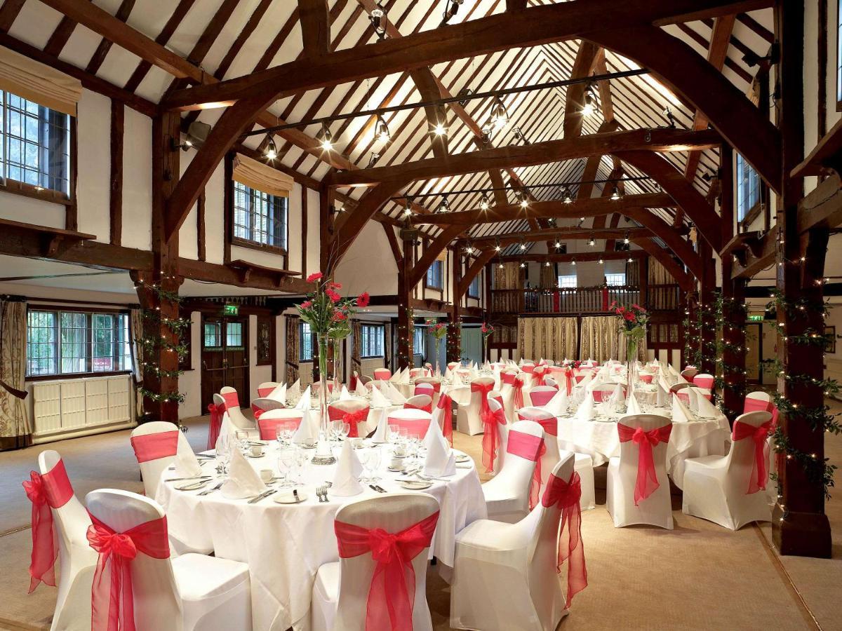 Sunday Box Hill Burford Bridge Hotel Dorking Exterior foto